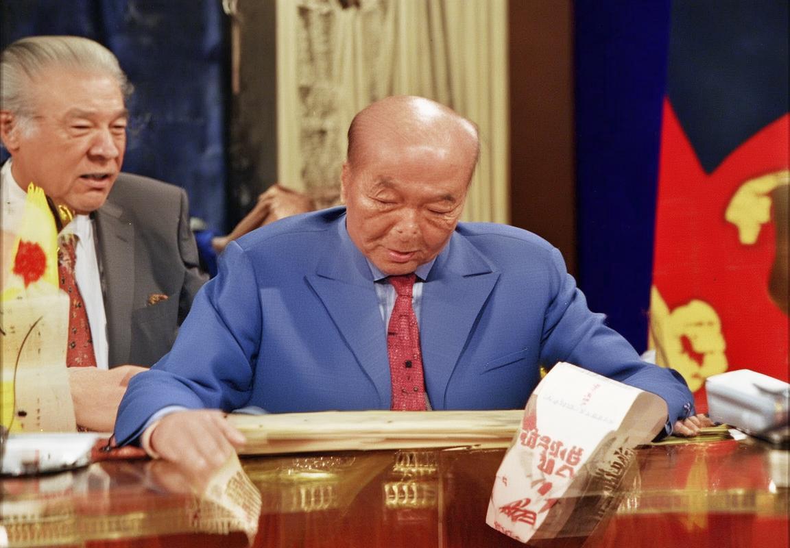 弗兰克七字箴言!曼联20球锋霸姆贝乌莫驾临,阿莫林钦点未来领袖?